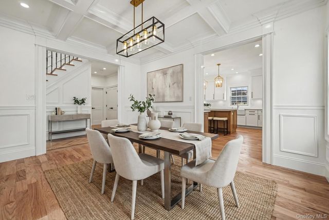 27 Grape Lane, Hicksville, NY 11801