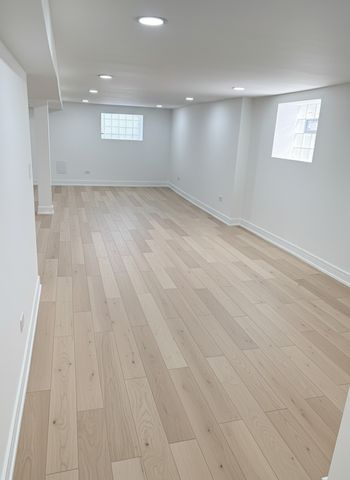 7606 S Paxton Avenue, Chicago, IL 60649
