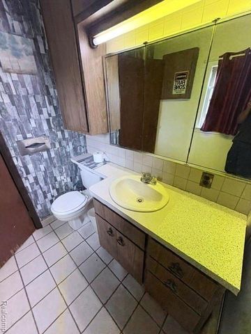 6761 Piedmont Street, Detroit, MI 48228