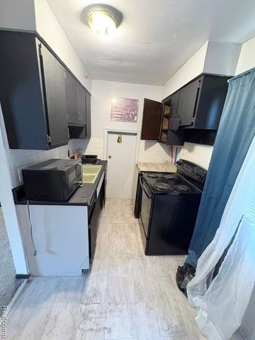 6761 Piedmont Street, Detroit, MI 48228