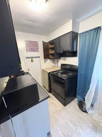 6761 Piedmont Street, Detroit, MI 48228