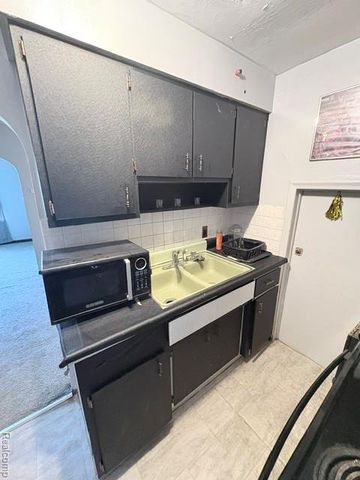 6761 Piedmont Street, Detroit, MI 48228