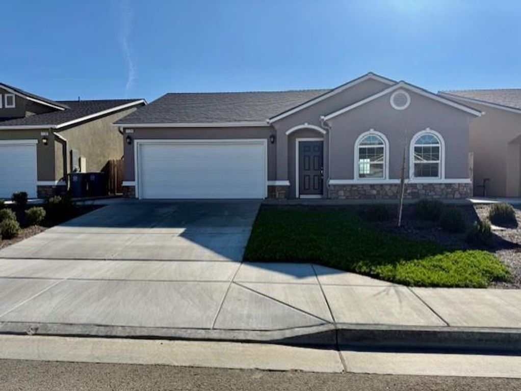 1128 E Orange Street, Avenal, CA 93204