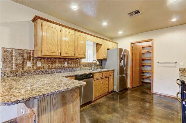 36601 W 45th Street, Shawnee, OK 74804