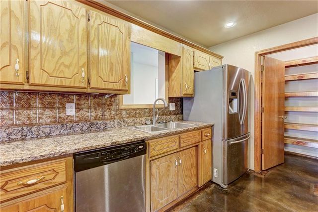 36601 W 45th Street, Shawnee, OK 74804