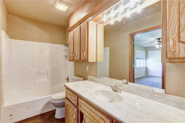 36601 W 45th Street, Shawnee, OK 74804