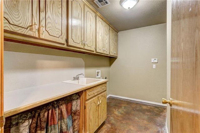 36601 W 45th Street, Shawnee, OK 74804