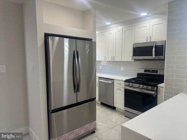 402 LA CASCATA TNHS, Clementon, NJ 08021