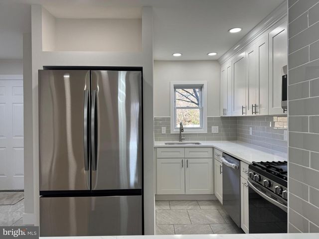 402 LA CASCATA TNHS, Clementon, NJ 08021