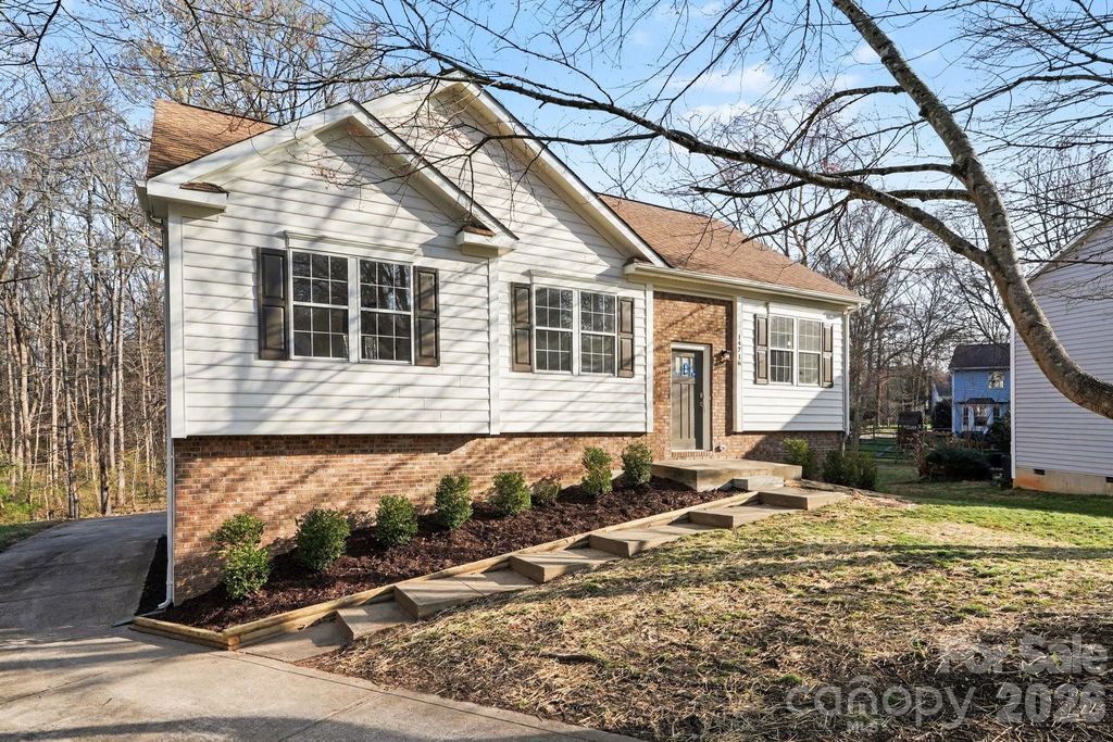 14716 Peridot Court, Pineville, NC 28134