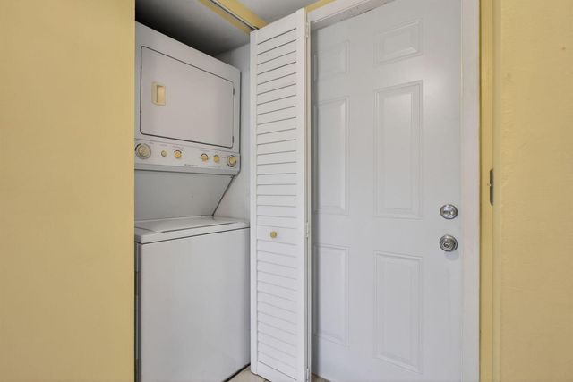 10444 NW 30th Court 105, Sunrise, FL 33322