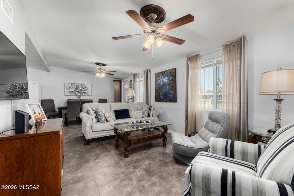 Image 12 of property listing at 1118 E Macarthur Street, Tucson, AZ 85714