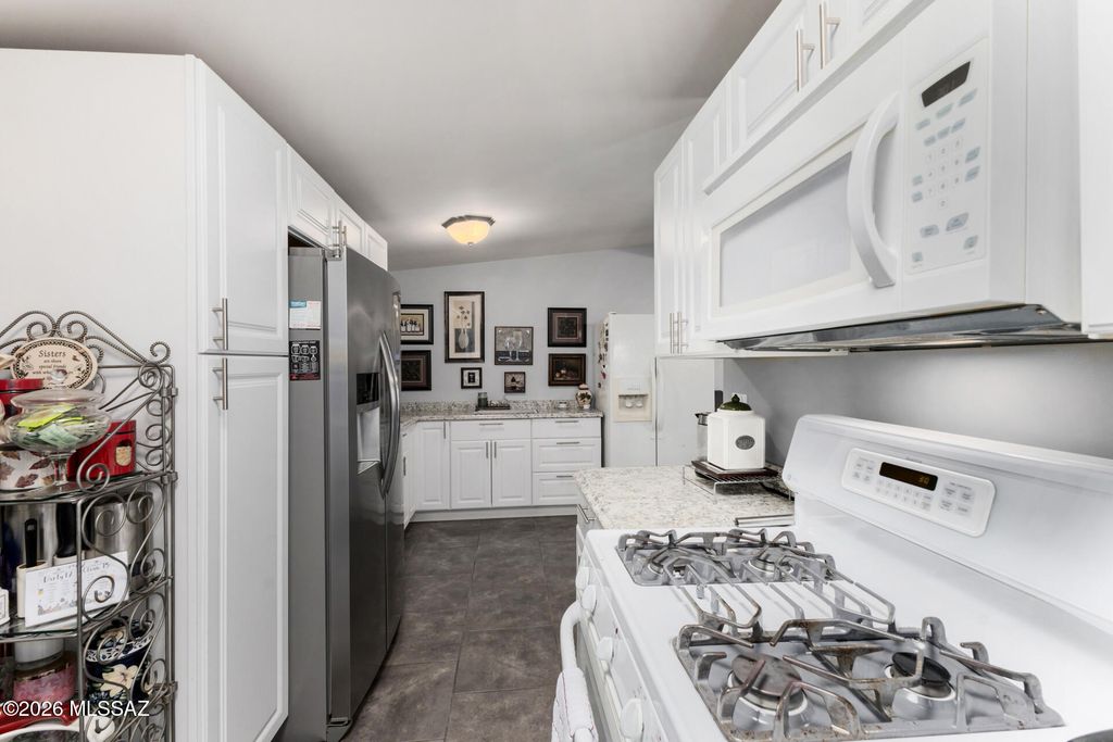 Image 17 of property listing at 1118 E Macarthur Street, Tucson, AZ 85714