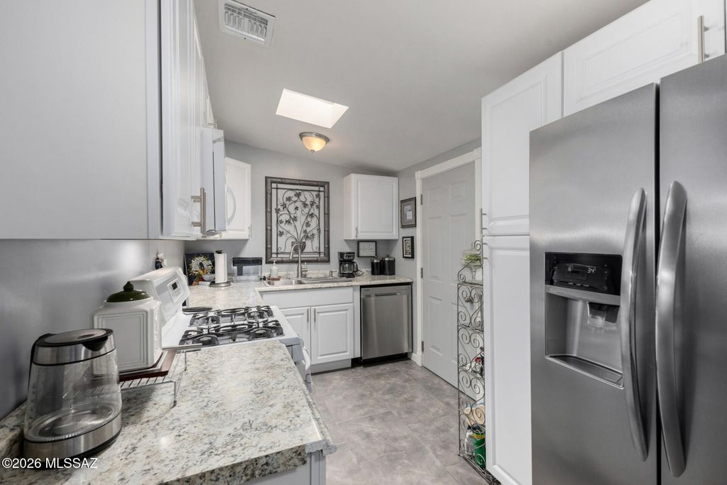 Image 20 of property listing at 1118 E Macarthur Street, Tucson, AZ 85714