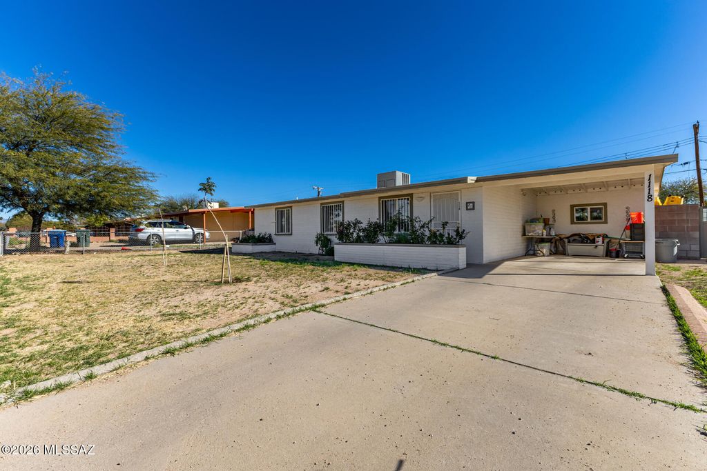 Image 7 of property listing at 1118 E Macarthur Street, Tucson, AZ 85714