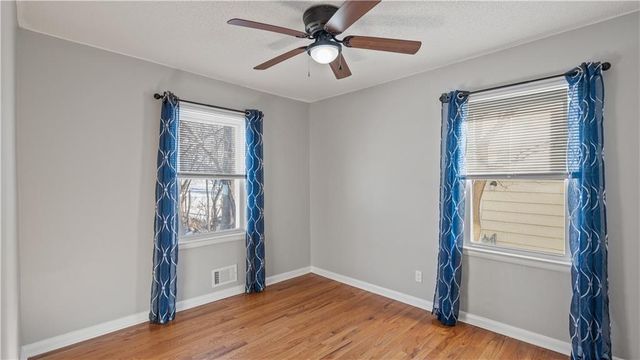 8131 McGee Street, Kansas City, MO 64114