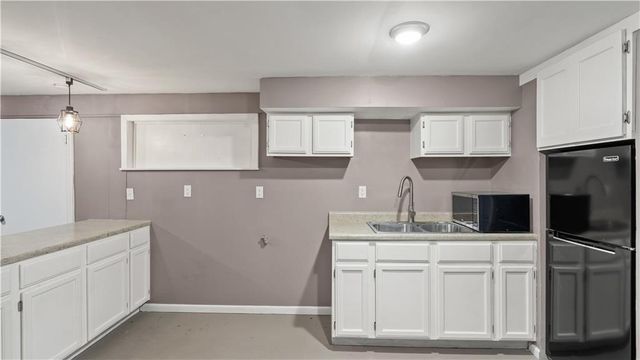 8131 McGee Street, Kansas City, MO 64114