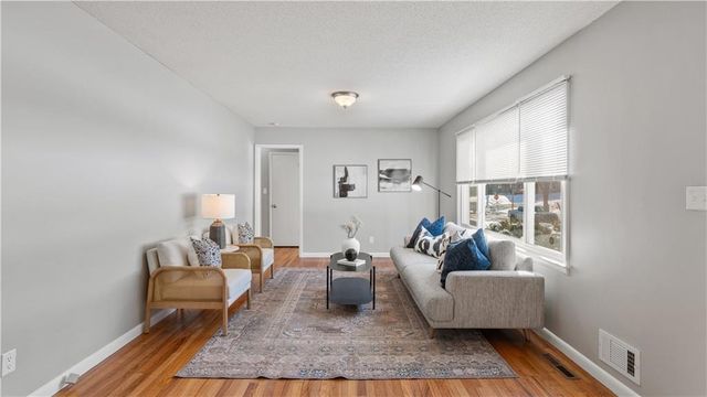 8131 McGee Street, Kansas City, MO 64114