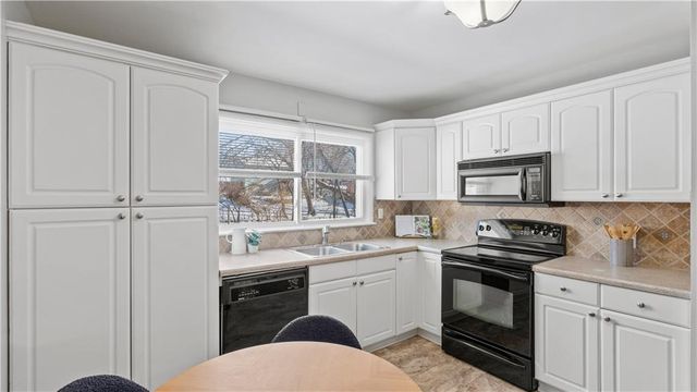 8131 McGee Street, Kansas City, MO 64114