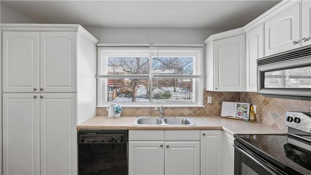 8131 McGee Street, Kansas City, MO 64114