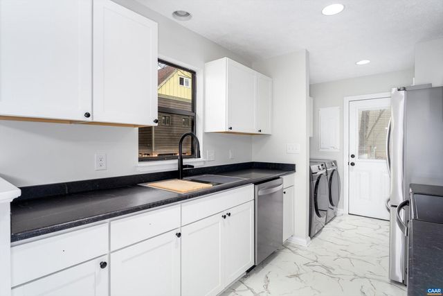 23 STONEWALL RD, Palmyra, VA 22963