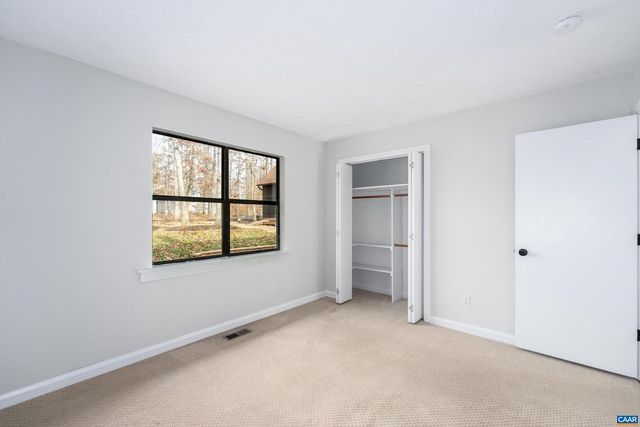 23 STONEWALL RD, Palmyra, VA 22963