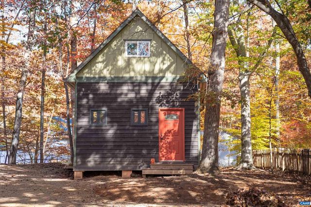 23 STONEWALL RD, Palmyra, VA 22963