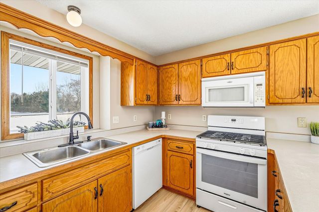 34680 Kale Lane, North Branch, MN 55056