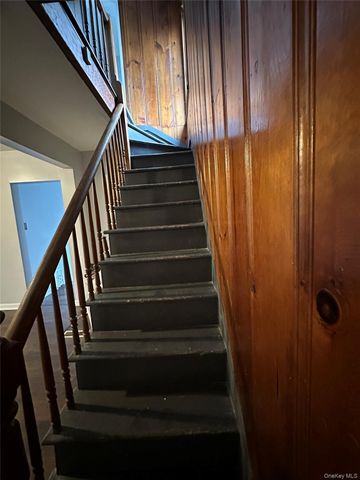 39 Spruce Street, Poughkeepsie, NY 12601