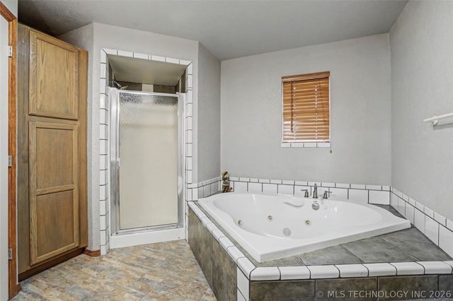 15905 S 257th West Avenue, Kellyville, OK 74039