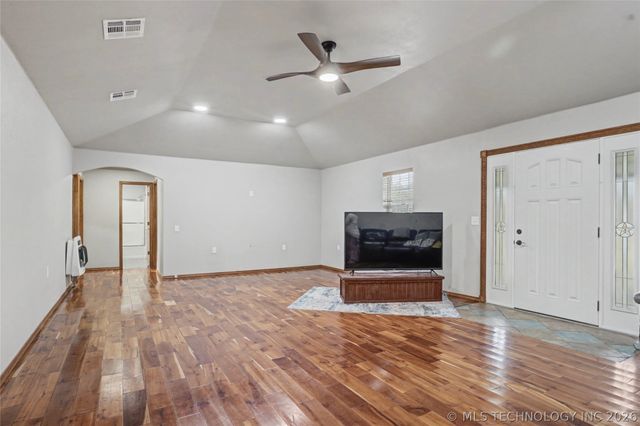 15905 S 257th West Avenue, Kellyville, OK 74039