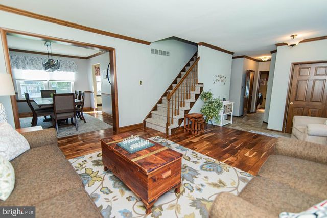 3 HEDGEROW LN, Horsham, PA 19044