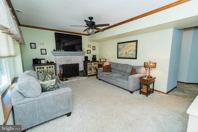 3 HEDGEROW LN, Horsham, PA 19044