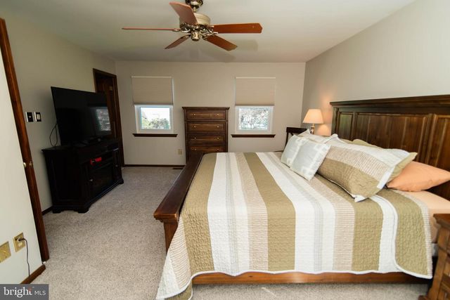3 HEDGEROW LN, Horsham, PA 19044