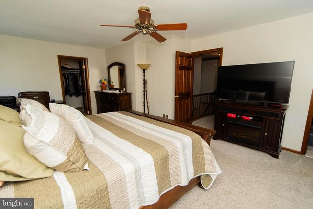 3 HEDGEROW LN, Horsham, PA 19044