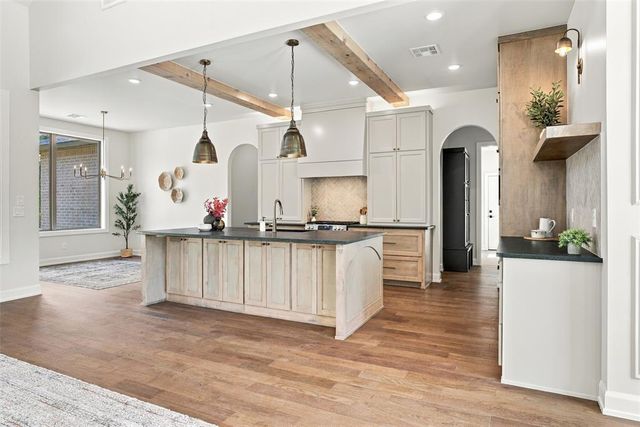 8200 Sacred Forest, Arcadia, OK 73007