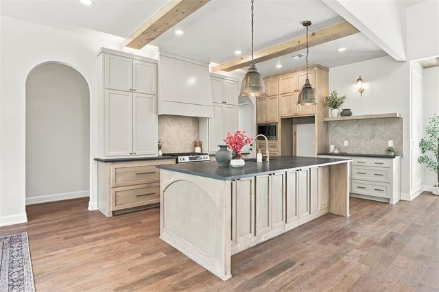 8200 Sacred Forest, Arcadia, OK 73007