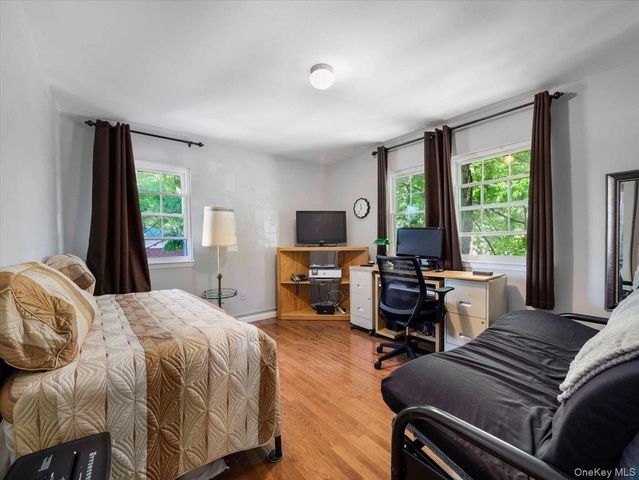 80 Bon Aire Circle R12, Suffern, NY 10901