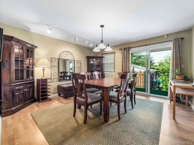 80 Bon Aire Circle R12, Suffern, NY 10901