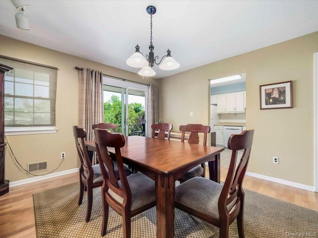 80 Bon Aire Circle R12, Suffern, NY 10901