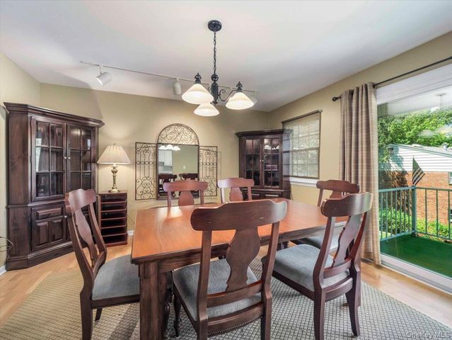 80 Bon Aire Circle R12, Suffern, NY 10901