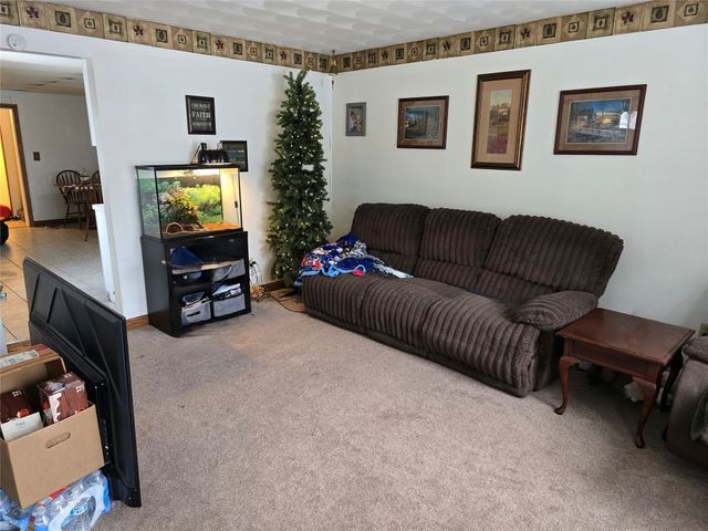 114 E PLUM Street, Edinboro, PA 16412