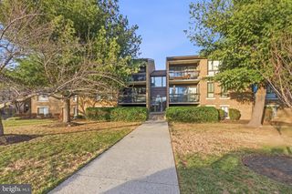 563 FLORIDA AVE #202, Herndon, VA 20170