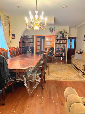 85 Louisa Street 1, Brooklyn, NY 11218