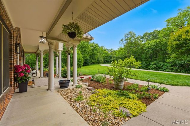 2773 Woodson Drive, Columbia, IL 62236