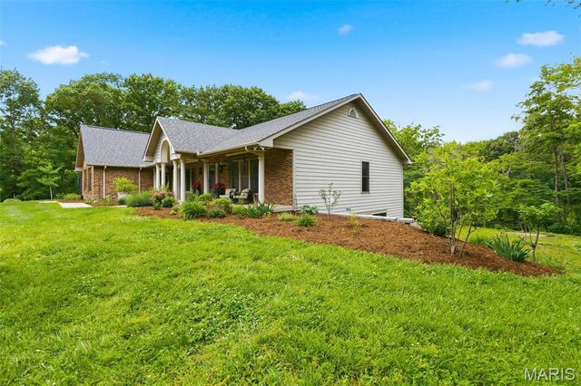 2773 Woodson Drive, Columbia, IL 62236