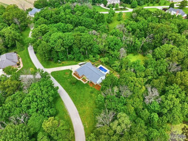 2773 Woodson Drive, Columbia, IL 62236