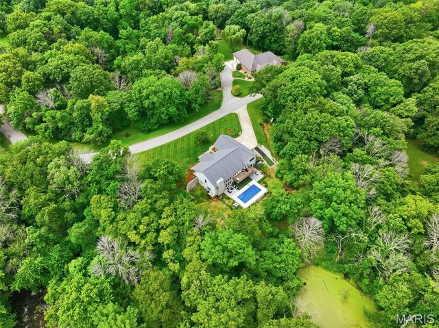 2773 Woodson Drive, Columbia, IL 62236