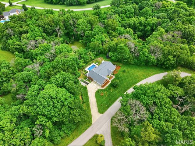 2773 Woodson Drive, Columbia, IL 62236