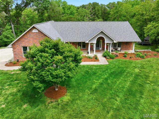 2773 Woodson Drive, Columbia, IL 62236